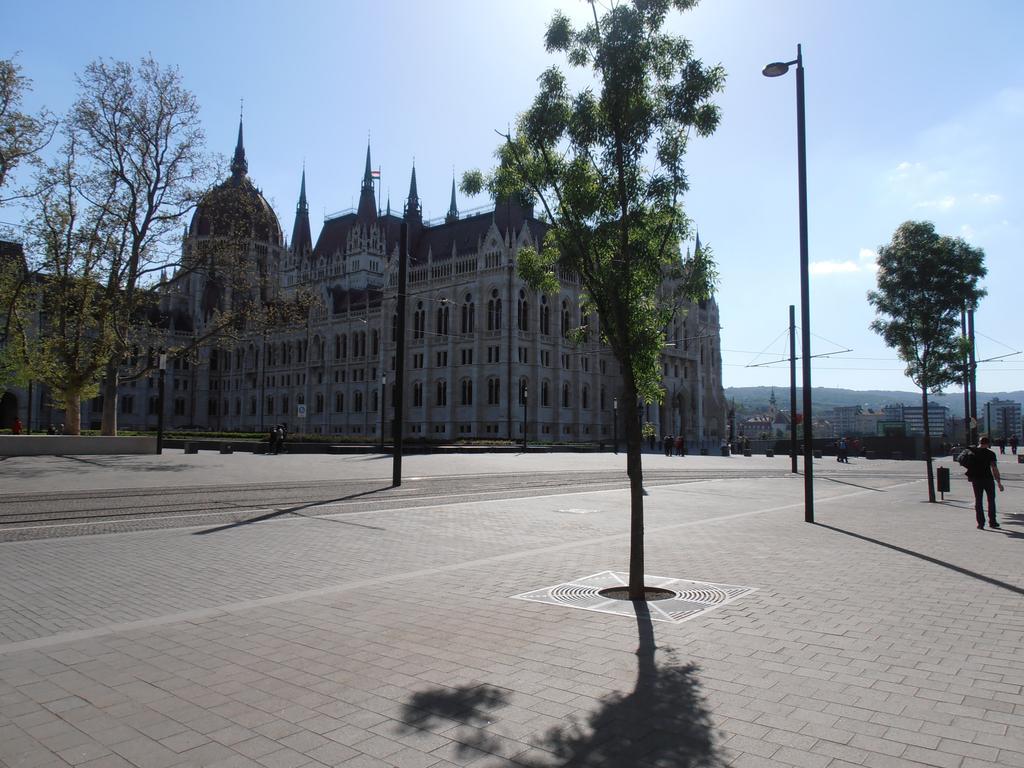 Parlament Welcome