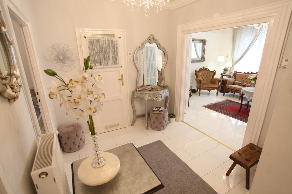 D.Five Neo-Baroque Apartment With Terrace