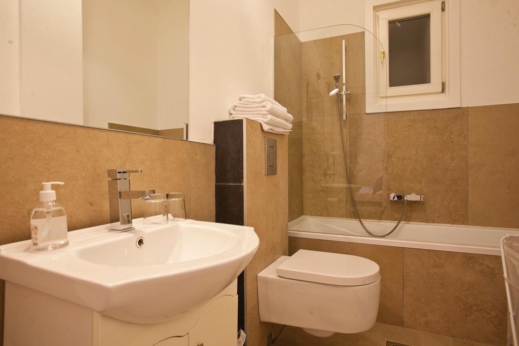 Parliament Penthouse Boutique