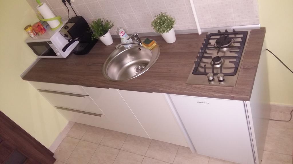 Rona Apartman