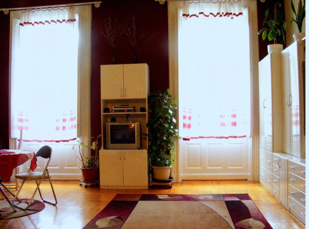 Firstapartments Center *