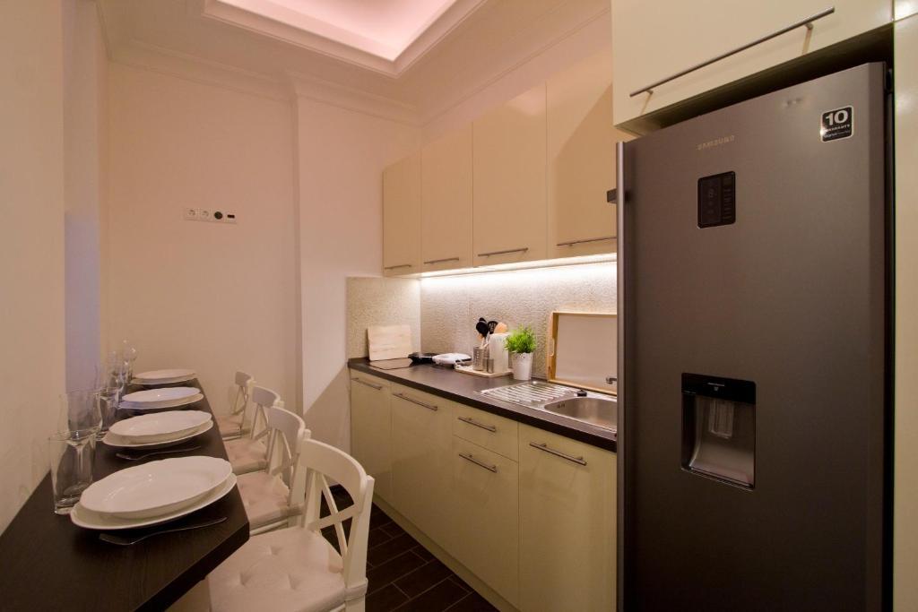 Elisabeth Bridge Apartmans *