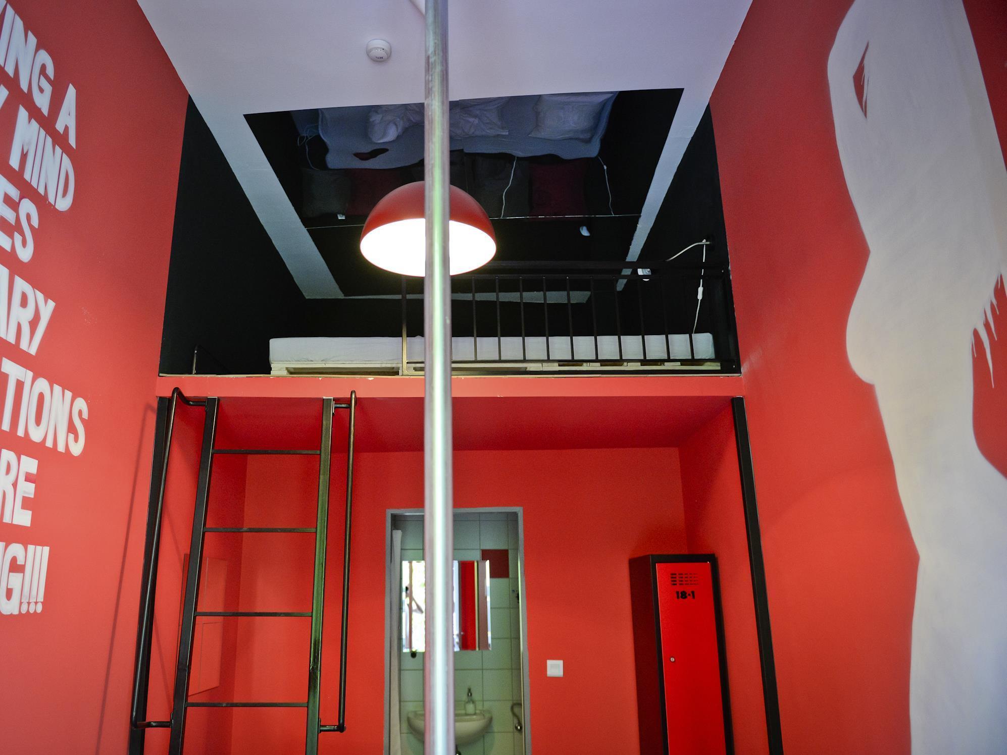 Lol Boutique Center Hostel