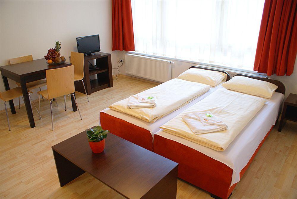 Prater Aparthotel 3*