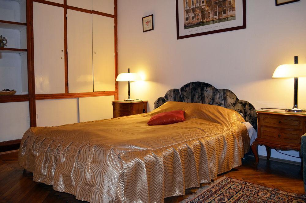 Ferenciek Tere Apartmán *