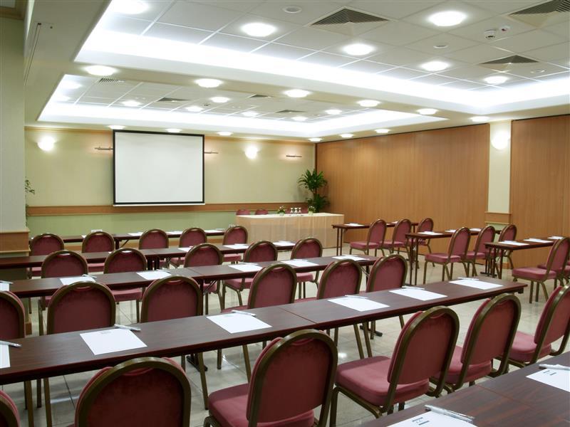 Hotel Danubius Arena 4*