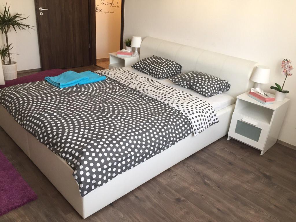 Rona Apartman