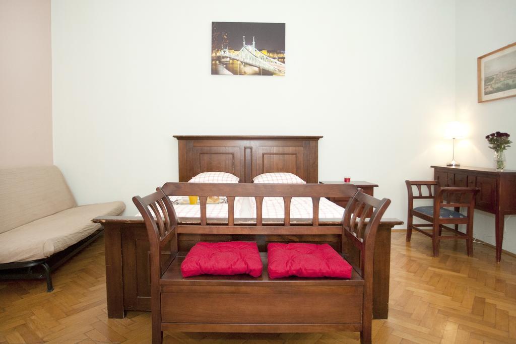 Liana-luxury And Flat Boedapest