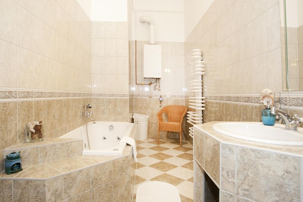 Liana-luxury And Flat