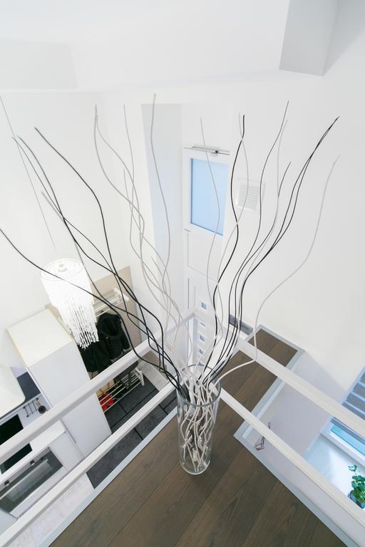 Apartment Sleek Minimalist Studio At Inner Budapest