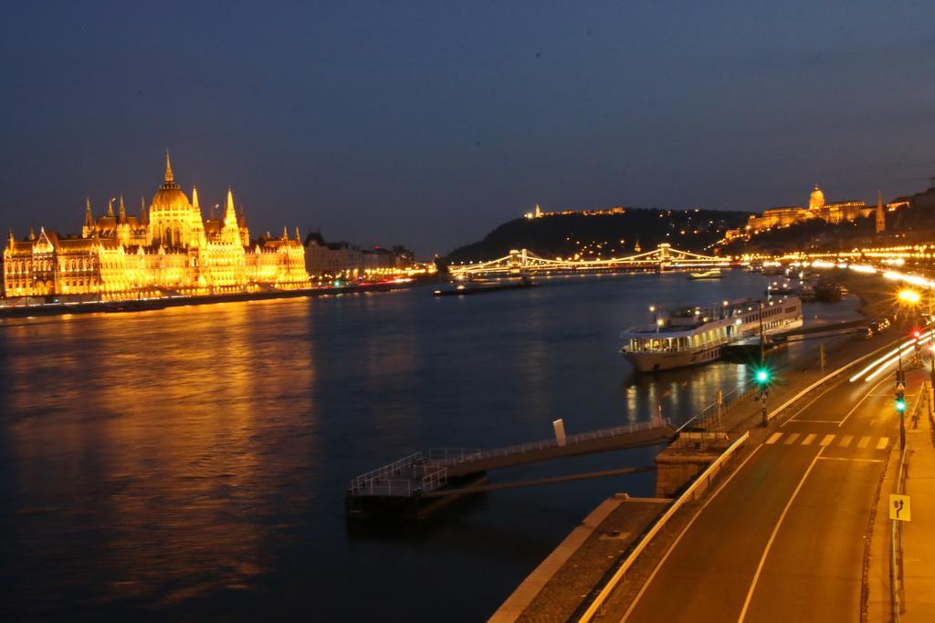 Botel Onriver Hotels - Ms Cezanne 4*