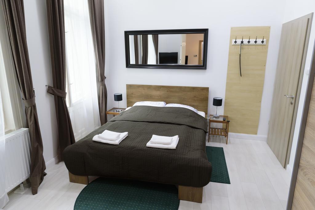Vaci Street Downtown Apartment Budapest