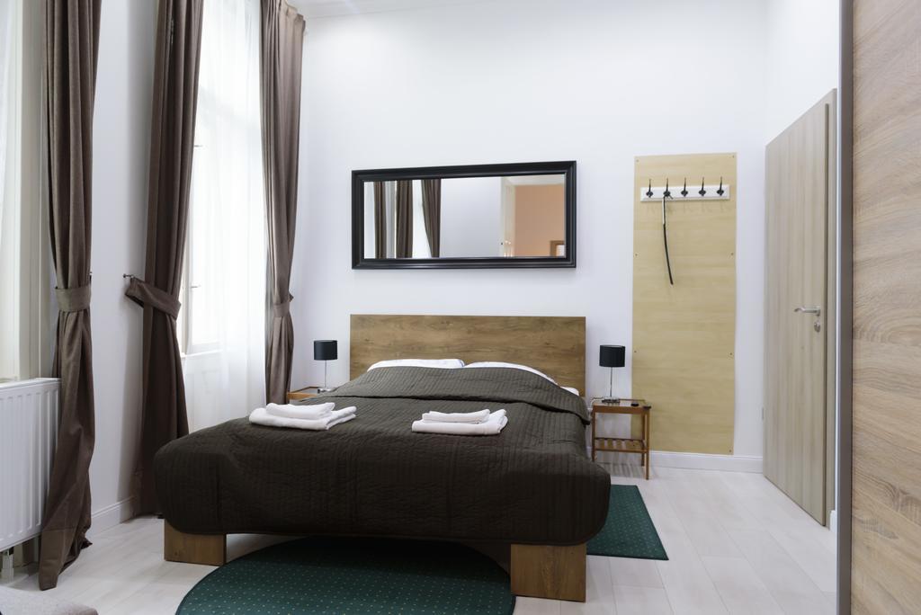 Vaci Street Downtown Apartment *