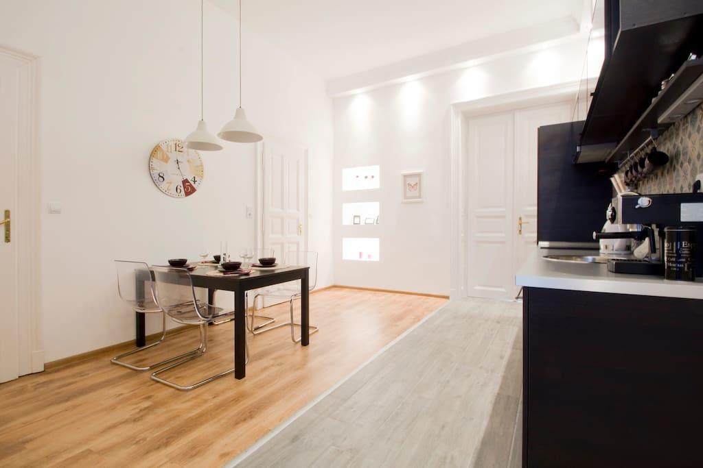 Downtown Rising Sun 104 Sq.m Apartamento *