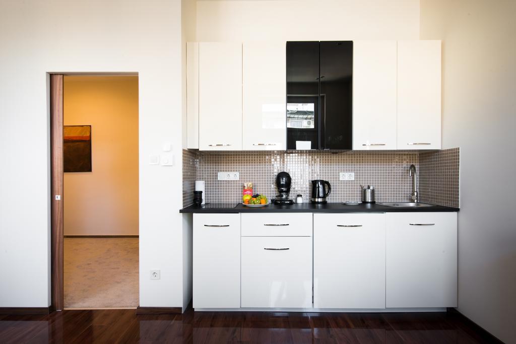 Executive Apartment *