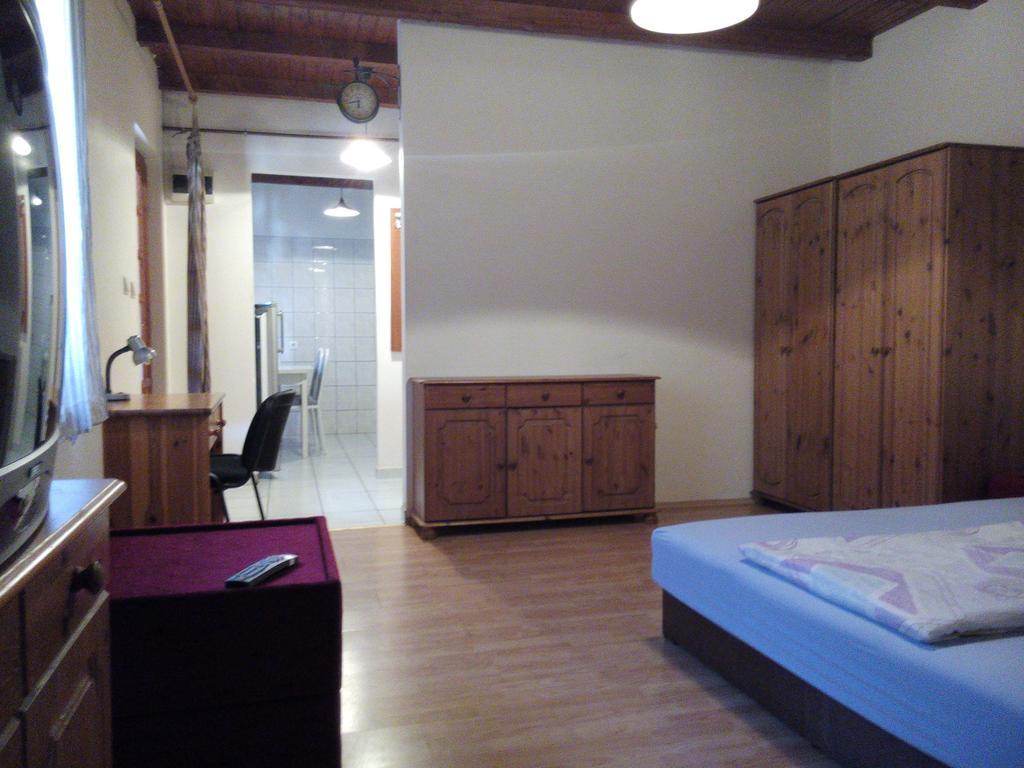 Williams Village Bowling & Country Club Motel Budapest