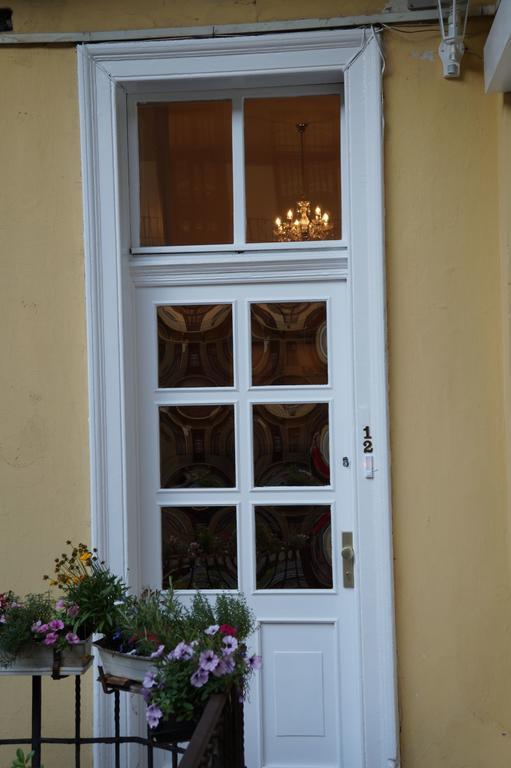 Julia's * Budapest
