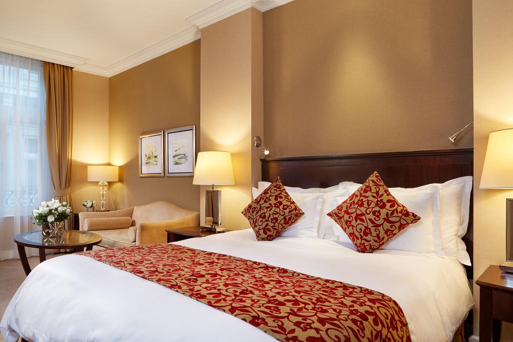 Hotell Corinthia 5*