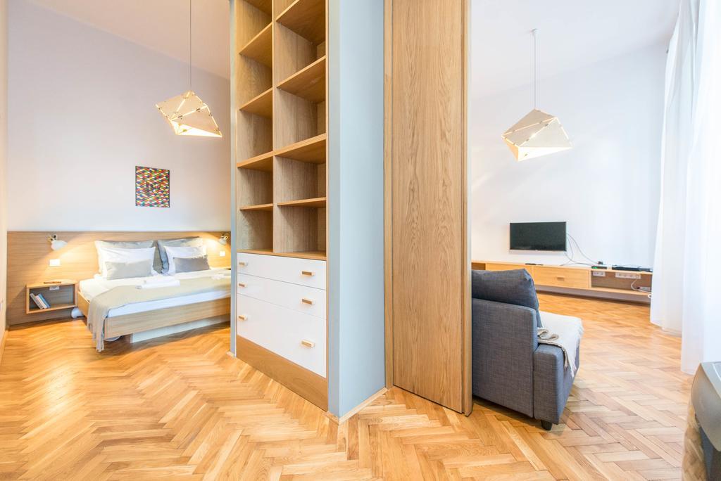 Oasis Paulay Ede Street Budapest