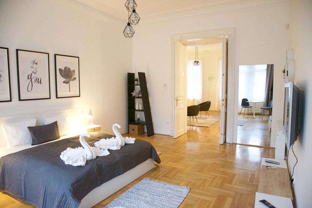 Five Season's Apartment