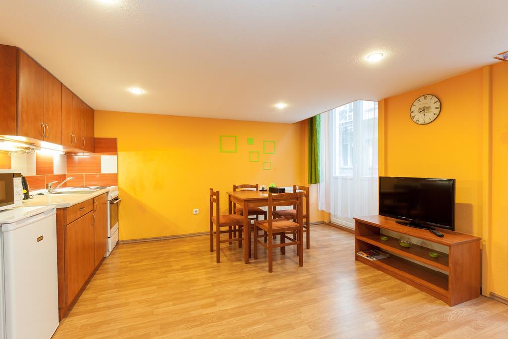 Central Studio O Utca