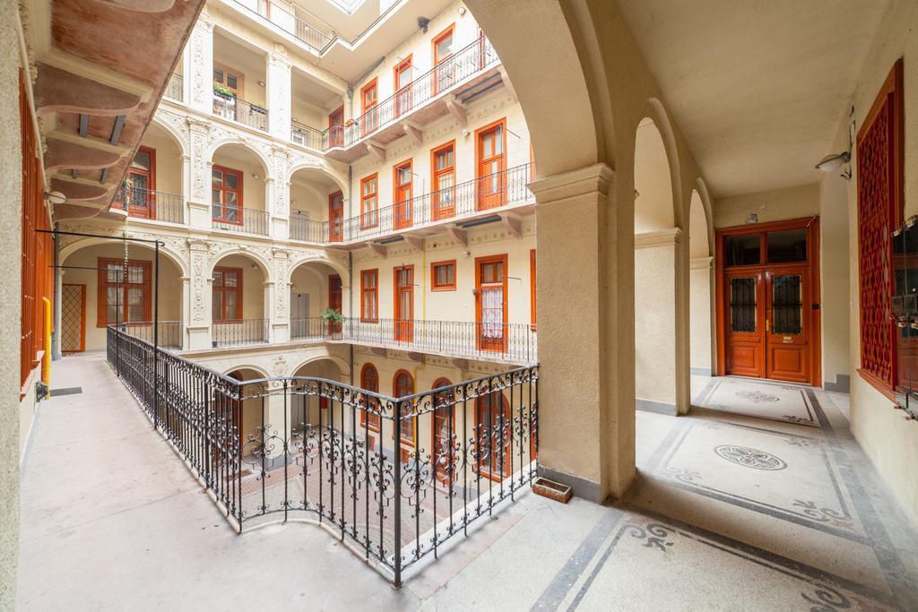 Central Studio O Utca Appartamento