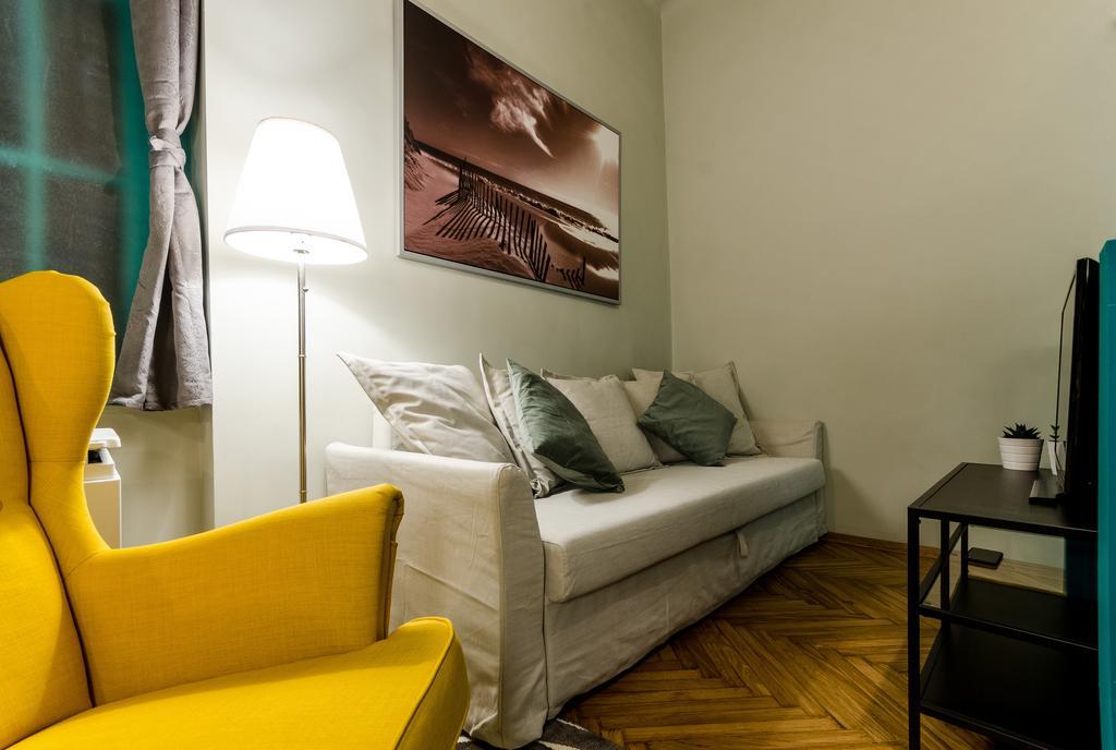 Saffron Apartment *