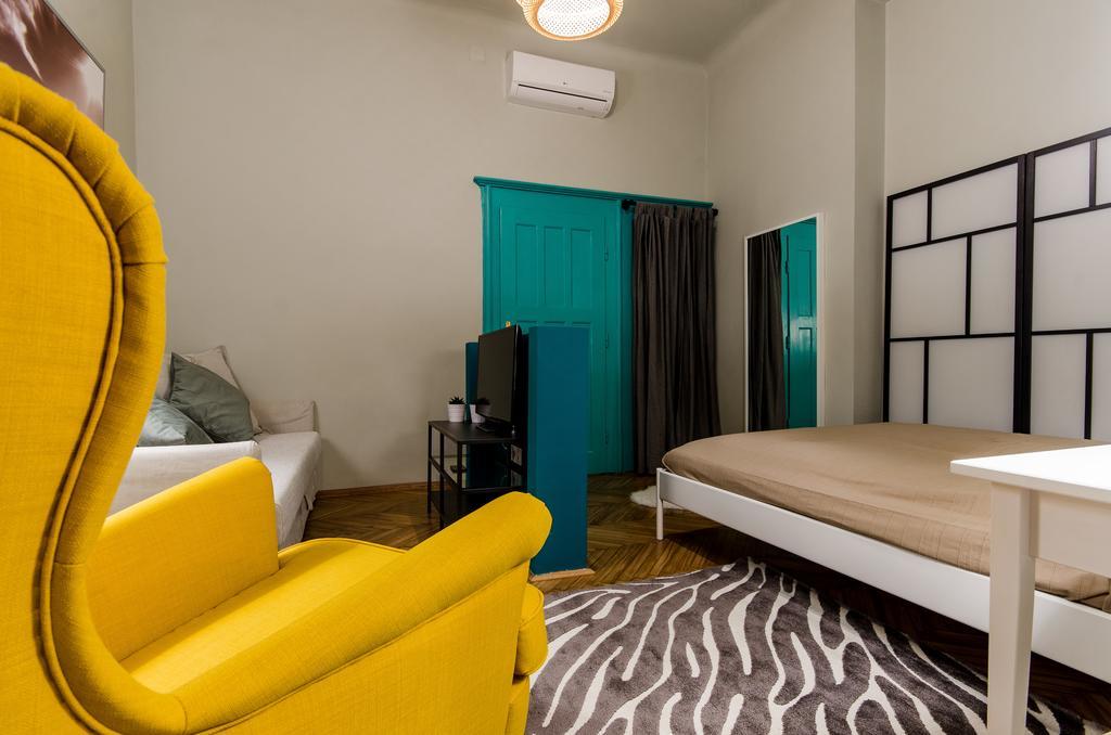Saffron Apartment