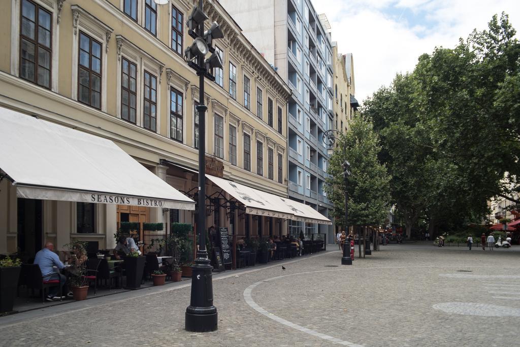 Apartment Inviting Flat In The Heart Of Town *