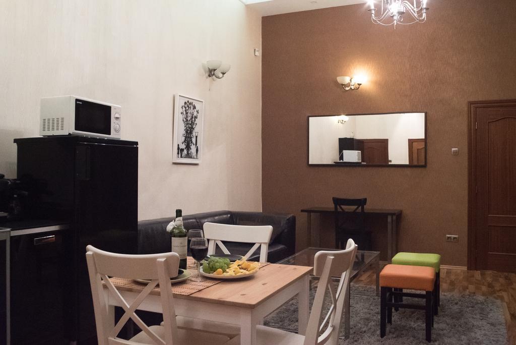 Inviting Flat In The Heart Of Town Apartment