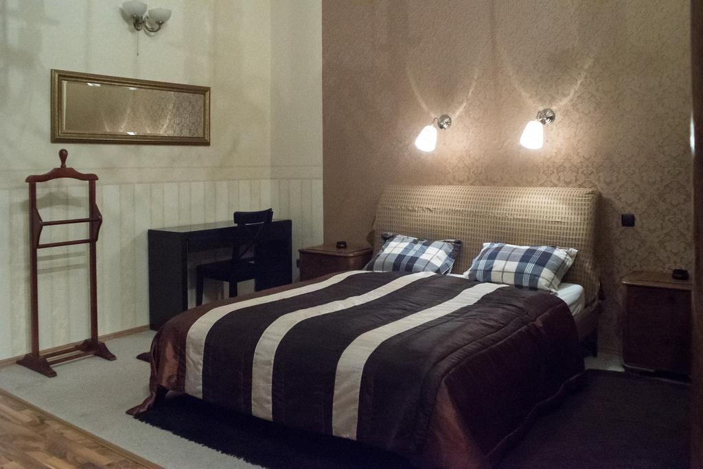 Apartman Inviting Flat In The Heart Of Town *
