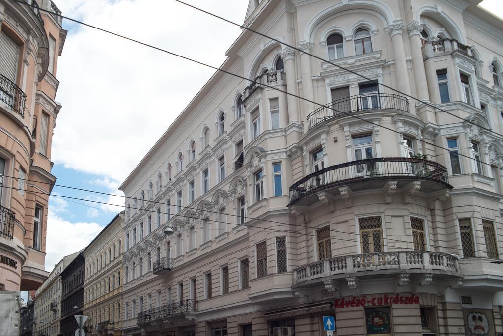 Apartment Inviting Flat In The Heart Of Town