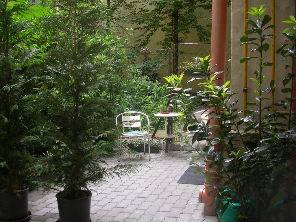 Standard By Hi5-liszt Ferenc Square Budapest