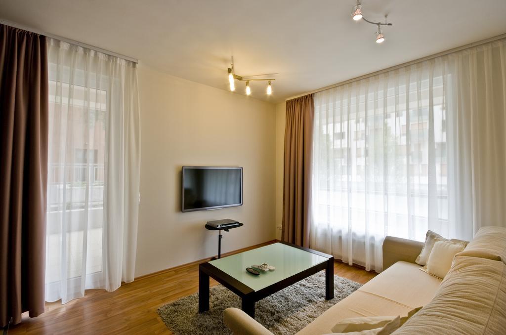 Corvin Lux Aparthotel 4*