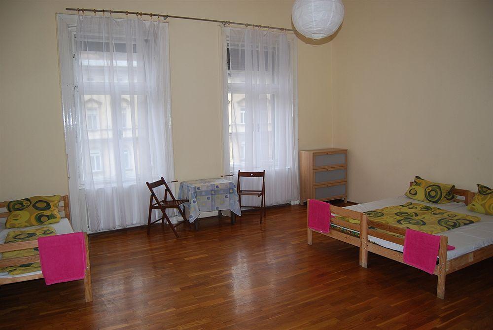 Caterina Private And Hostal
