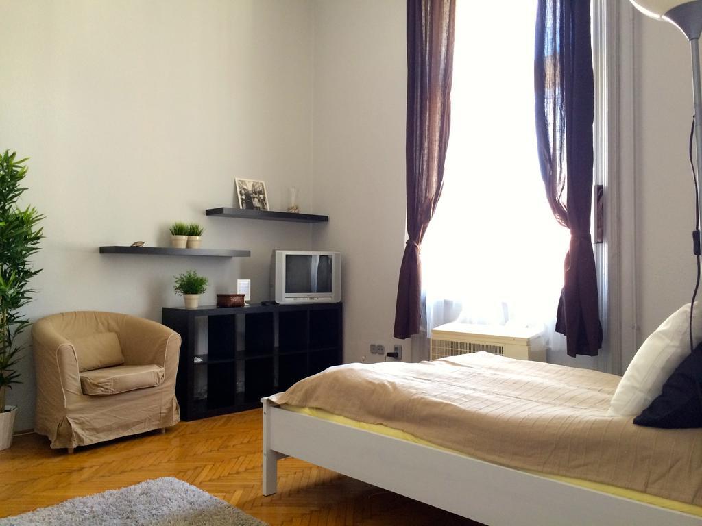 Budget By Hi5 - Október 6 Str 4 Apartman Budapest