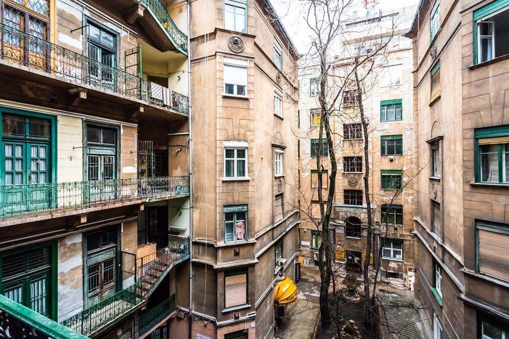 Dr. House Apartment
