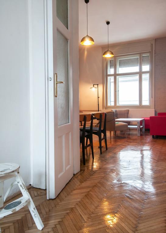 Apartment Stylish Downtown Budapest