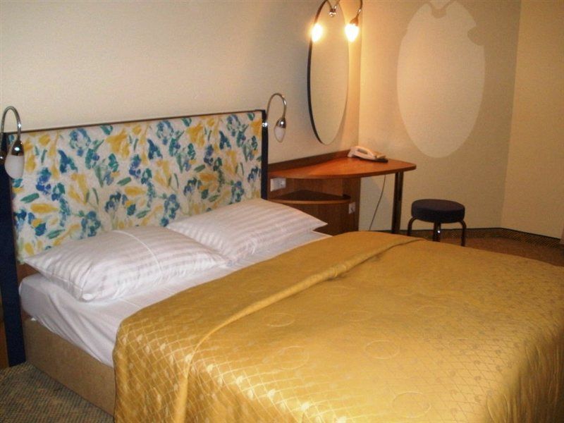 Starlight Hotel 4*