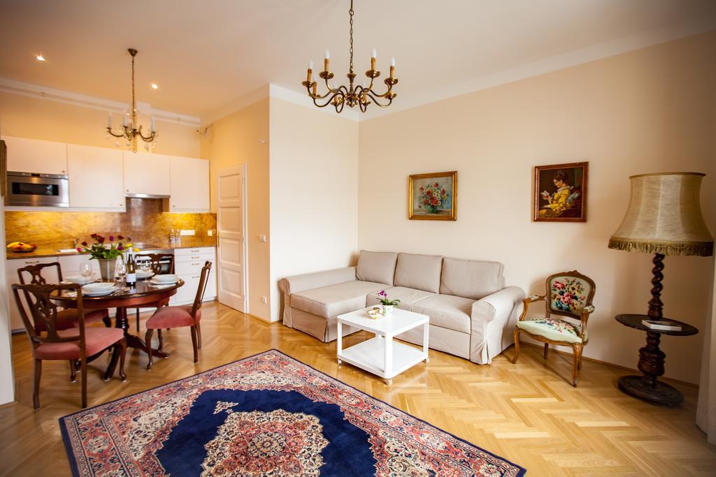 Apartment Schieszl 2 *