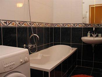 Elite Rooms & Apartments *