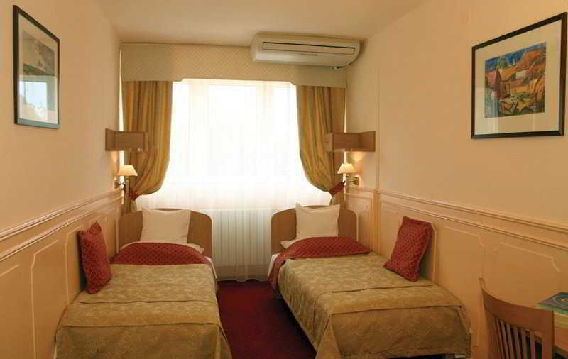 Alfa Art Hotel 3*