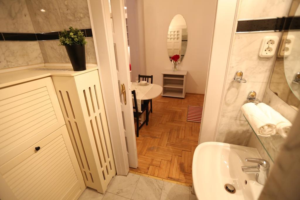 D.five Classic Luxury Apartment Budapest