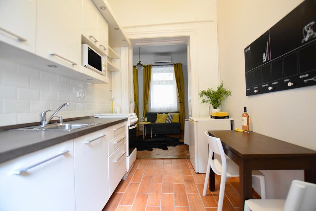 Apartment Standard Apartment By Hi5 - Chainbridge Budapest