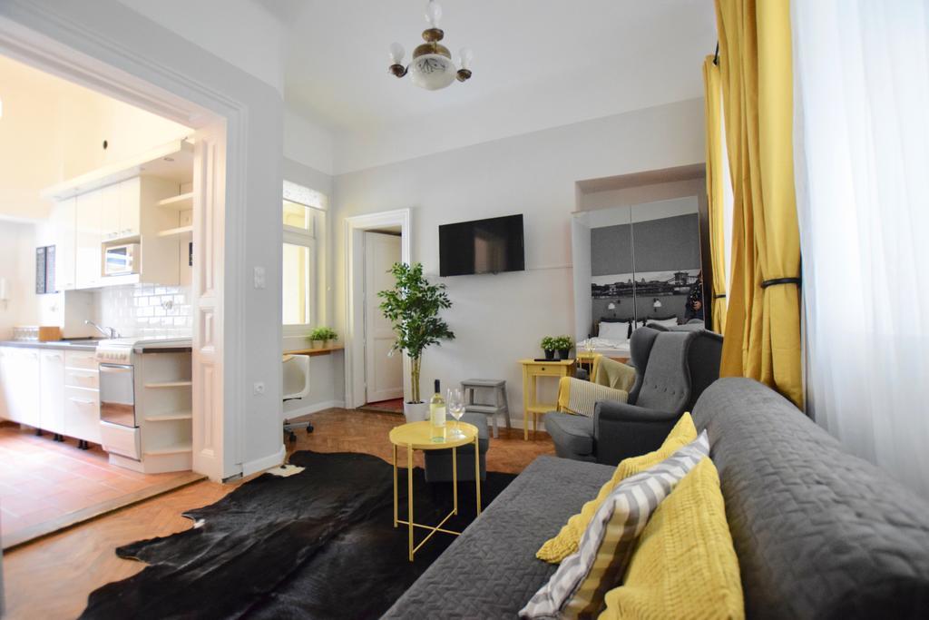 Standard Apartment By Hi5 - Chainbridge Apartment Budapest