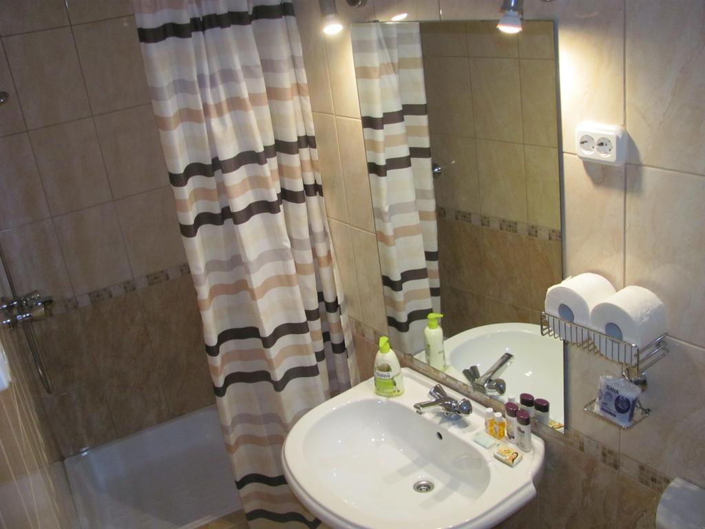 Karoly * Budapešť