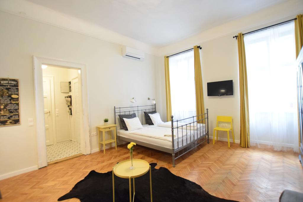 Standard Apartment By Hi5 - Chainbridge Apartment *