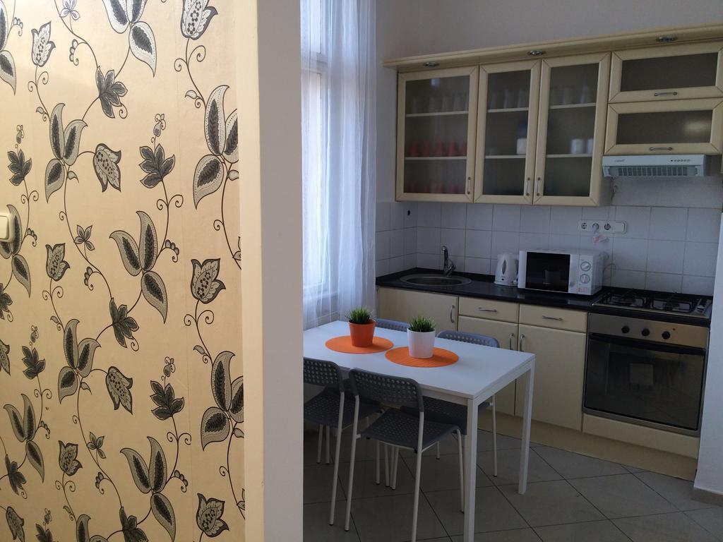 Standard By Hi5 - Wesselényi 13 Budapest