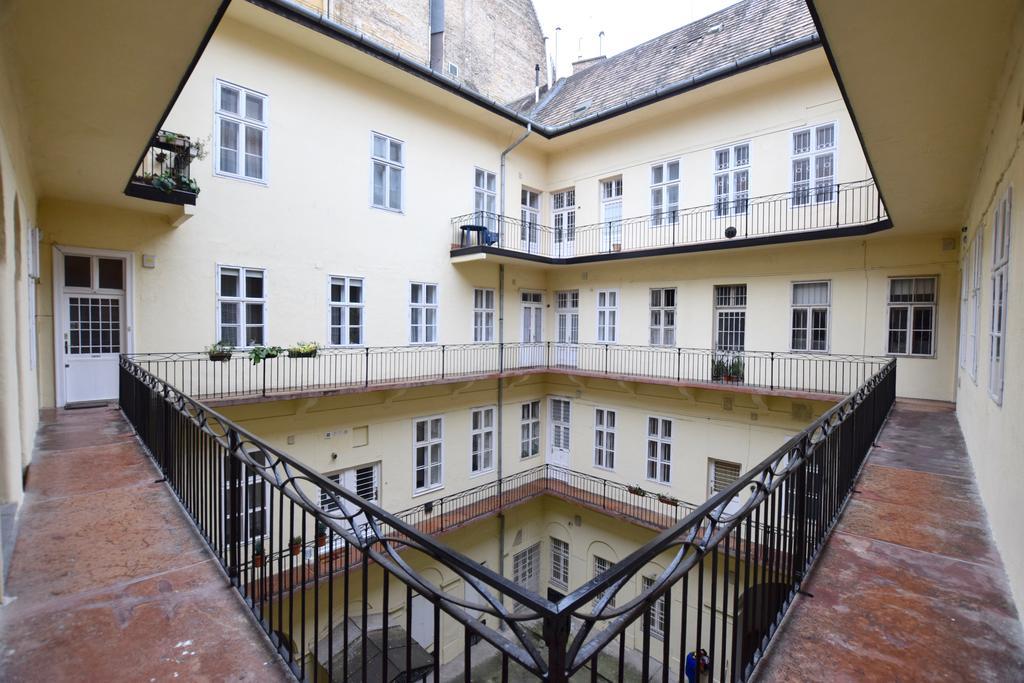 Standard Apartment By Hi5 - Chainbridge Apartmán Budapest