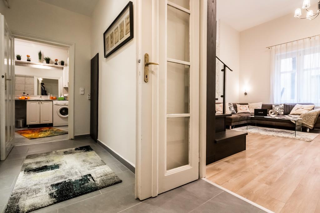 Apartment Dr. House